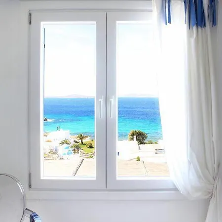 Villa Chloe - Private Beachfront *