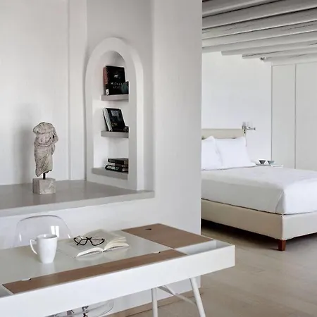 Willa Chloe - Private Beachfront Mykonos Town
