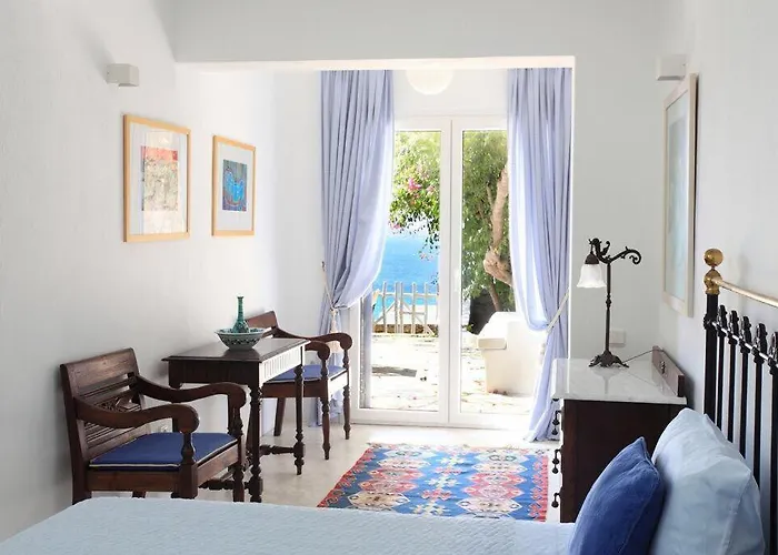 Chloe * Mykonos Town